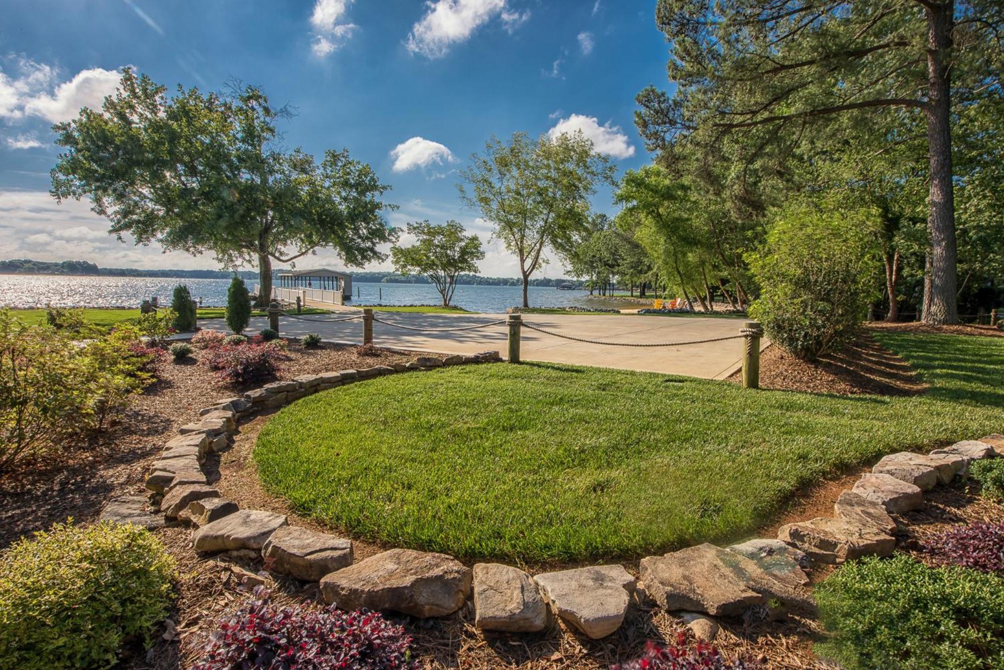 Lake Norman Breakaway Мурсвилл Экстерьер фото